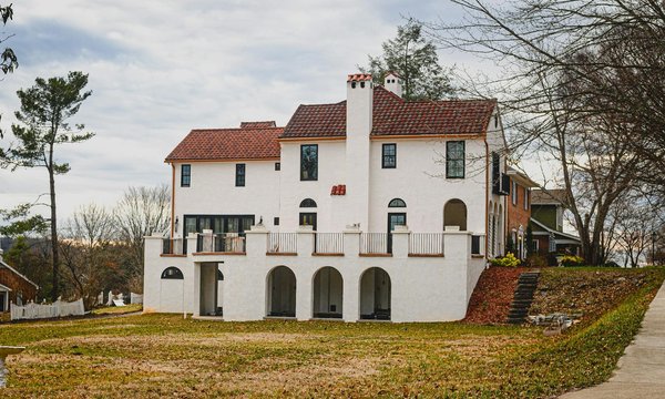 Innovative Layout Inspirations for Showcasing Bay Windows in Your Georgian UK Living Room